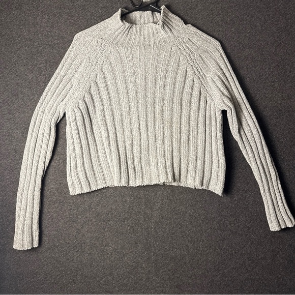 American Eagle Outfitters Sweaters - American Eagle women’s XS long sleeve sweater crop high‎ neck grey Y2K Preppy